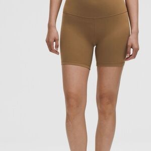 NWT Lululemon Align HR Shorts in FOG GREEN with 4 inch inseam